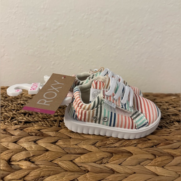 NWT Roxy Toddler size 5 TW Sheilahh slip on shoe - Picture 3 of 6